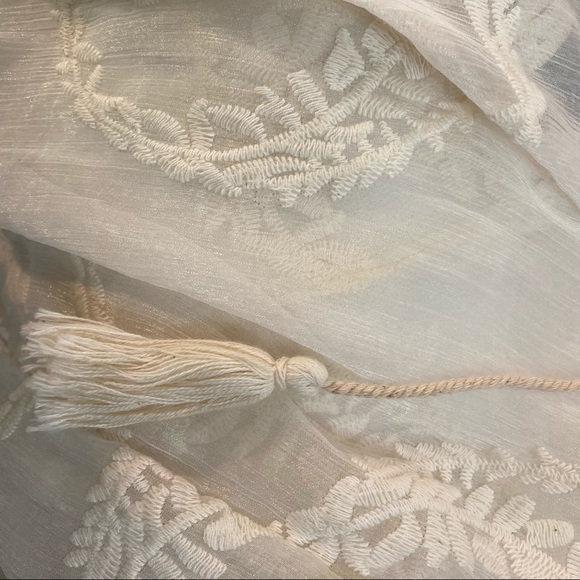 Design Lab Sheer Appliqué cover-up w/tassel belt - Picture 2 of 11